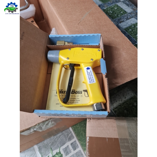 van trộn nước nóng dynafluid 2000